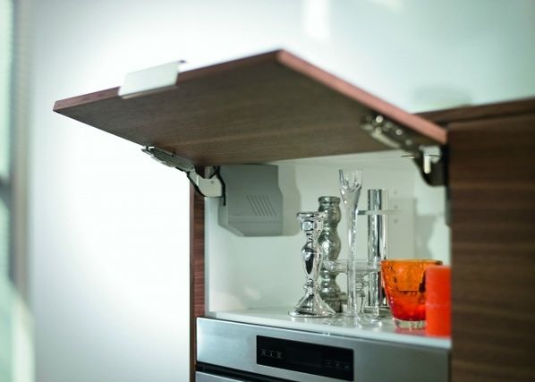 Keittiön yläkaappi 70 cm Aventos HKS mekanismilla h45 cm