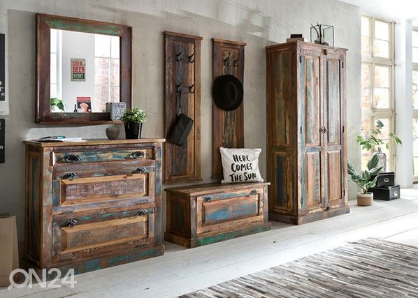 Kenkäkaappi Riverboat