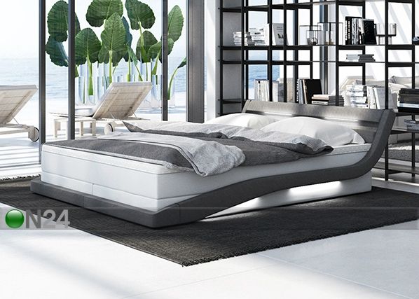 LED valaistu sänky + patja 180x200 cm