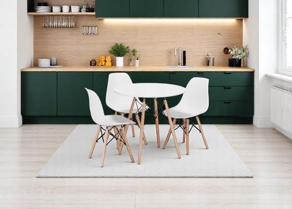 Ruokapöytä + 3 tuolia