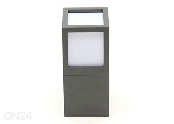 Seinävalaisin Facado A