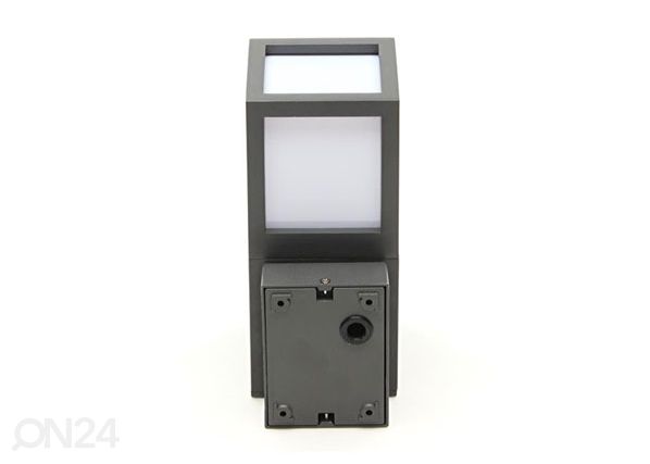 Seinävalaisin Facado A