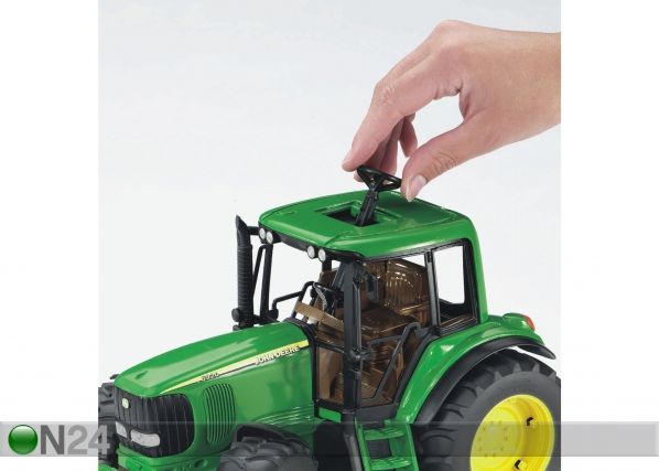 Traktori BRUDER JOHN DEERE 1:16
