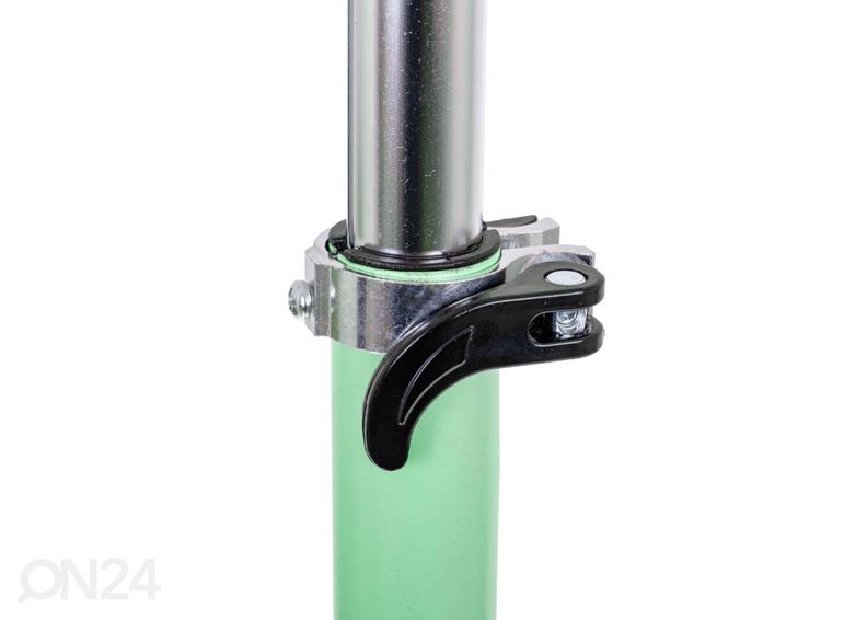 3-pyöräinen potkupyörä satulalla ja LED-valoilla kuvasuurennos