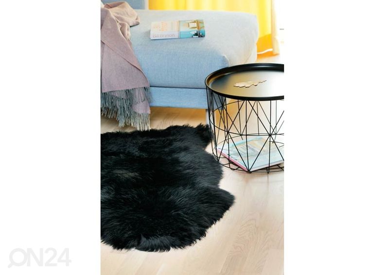 Aito lampaantalja Merino black M ±60x90 cm kuvasuurennos