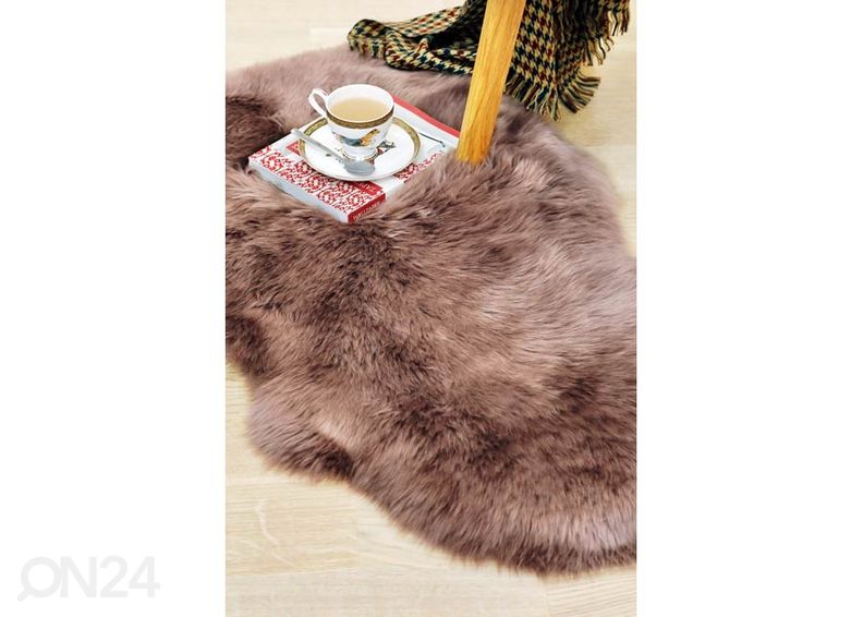 Aito lampaantalja Merino caramel Duo ±60x180 cm kuvasuurennos