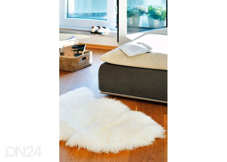 Aito lampaantalja Merino Tibet white 60x90 cm kuvasuurennos