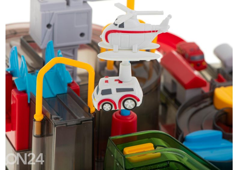 Autojen esterata 3 autolla ja LED valoilla kuvasuurennos