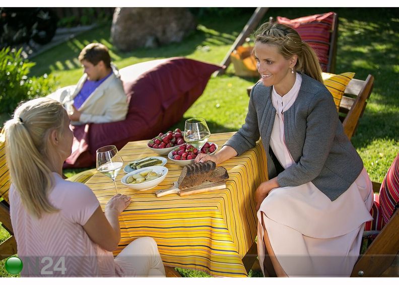 Etno koristetyyny Kihnu 40x40 cm kuvasuurennos