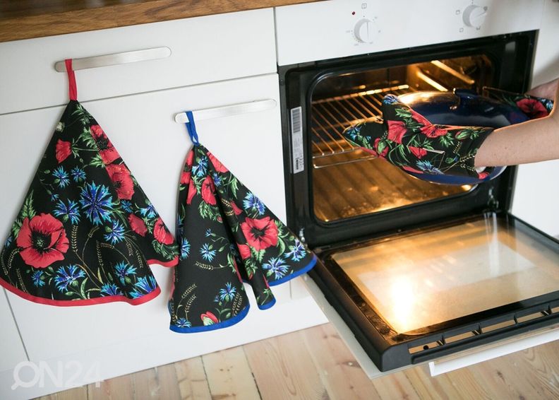 ETNO patakinnas MUHU tikkauskuvio, musta kuvasuurennos