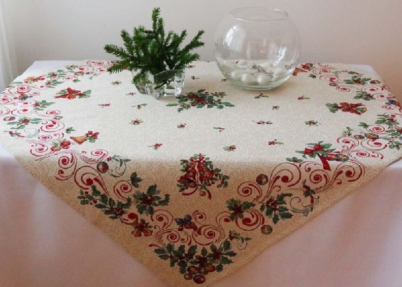 Gobeliinikankainen joululiina Mirra 100x100 cm kuvasuurennos