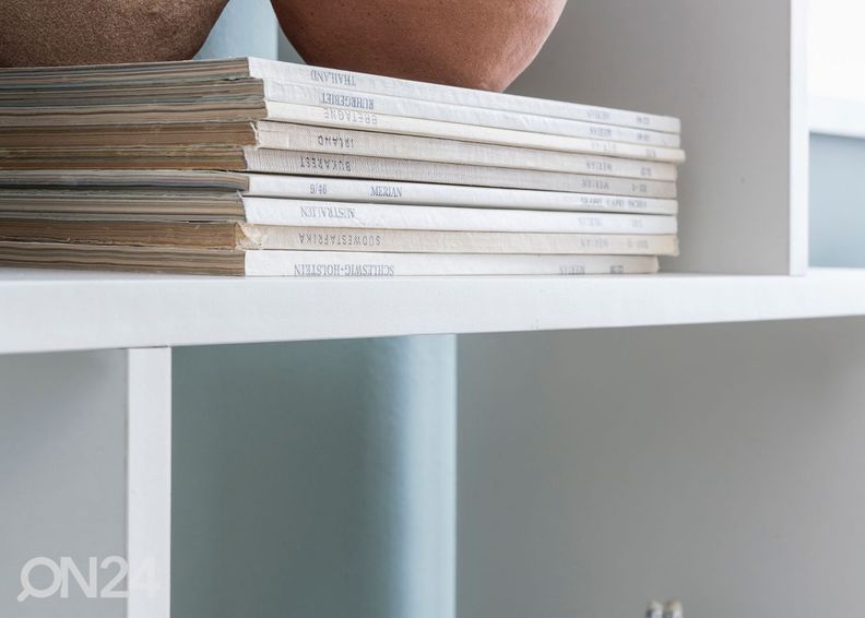 Hylly, valkoinen kuvasuurennos