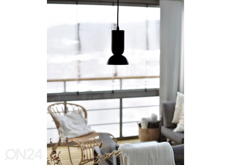 Kattovalaisin Nero, musta kuvasuurennos