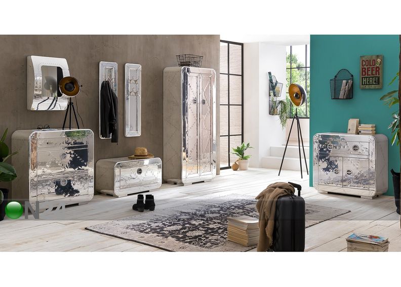 Kenkäkaappi Airman kuvasuurennos