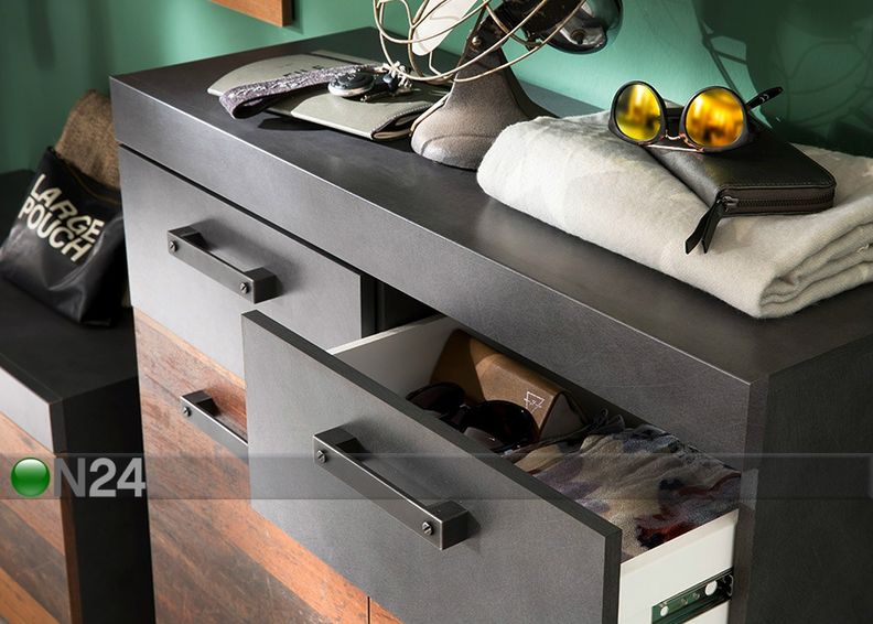 Kenkäkaappi Indy kuvasuurennos