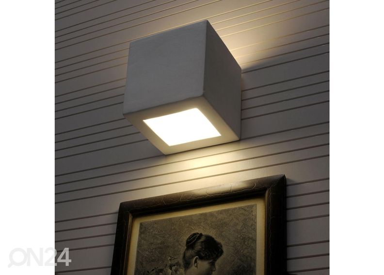 Keraaminen seinävalaisin Leo, valkoinen kuvasuurennos