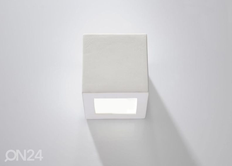 Keraaminen seinävalaisin Leo, valkoinen kuvasuurennos