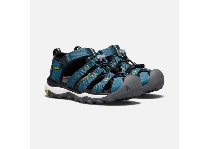 Kevyet, urheilulliset lasten retkeilysandaalit kuvasuurennos