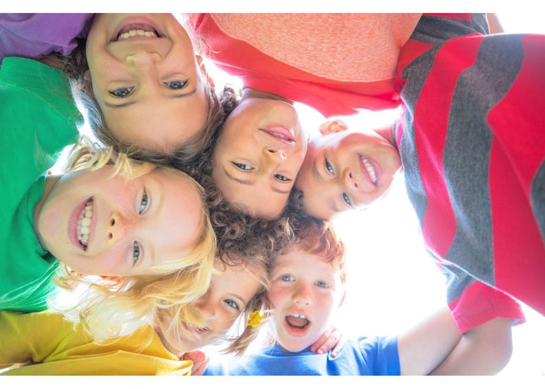 Kevyet, urheilulliset lasten retkeilysandaalit kuvasuurennos