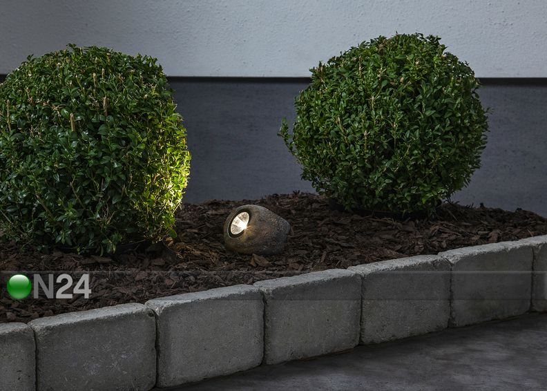 Kivivalaisin aurinkokennolla Spotlight kuvasuurennos