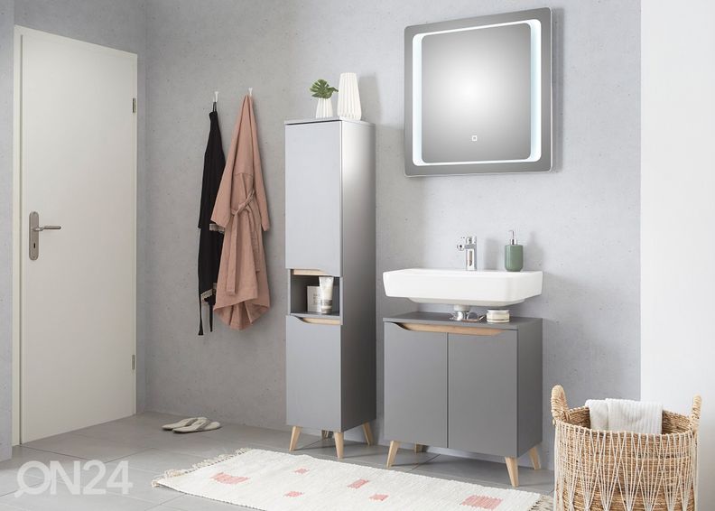 Korkea kylpyhuoneen kaappi 357 kuvasuurennos