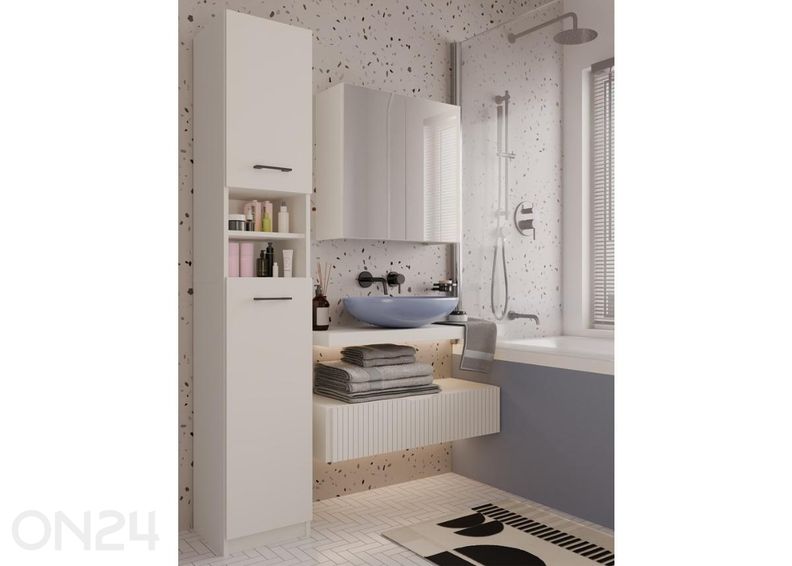 Kylpyhuoneen kaappi peilillä kuvasuurennos