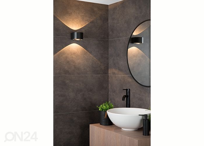 Kylpyhuoneen valaisin Rayen kuvasuurennos