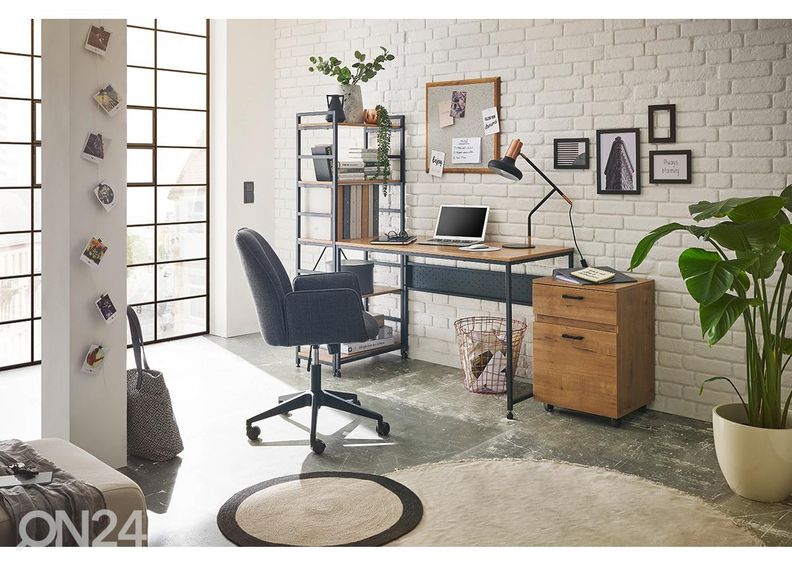 Laatikosto pyörillä Corinth kuvasuurennos