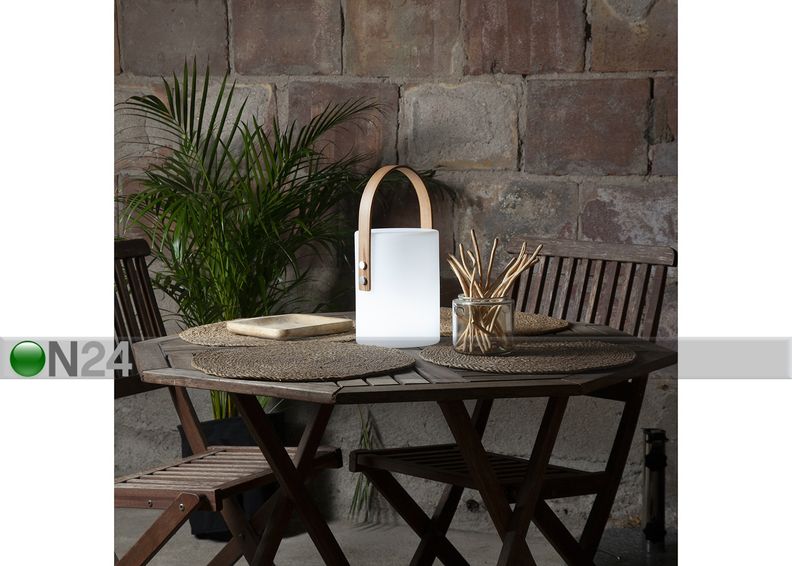 Ladattava ulkovalaisin Lucie kuvasuurennos