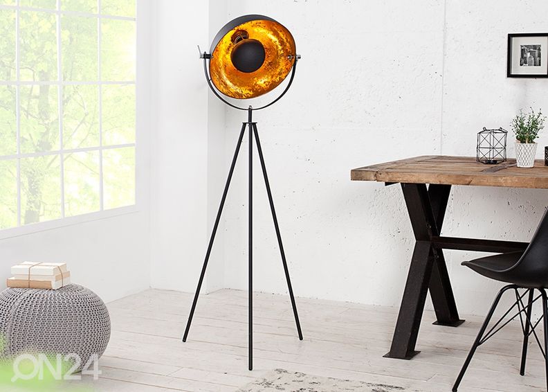 Lattiavalaisin Studio kuvasuurennos