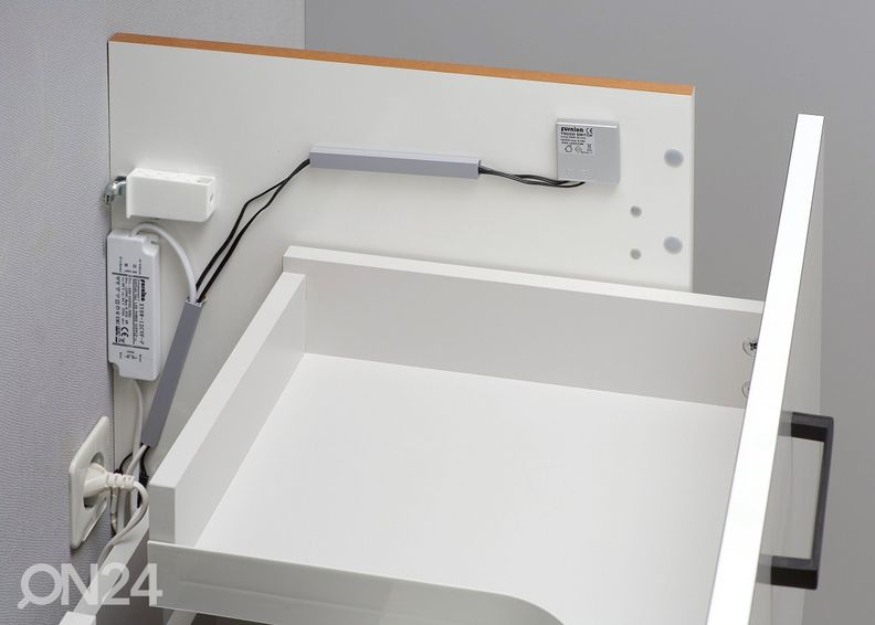 LED-valaistus muuntajalla kaappiin 357 kuvasuurennos