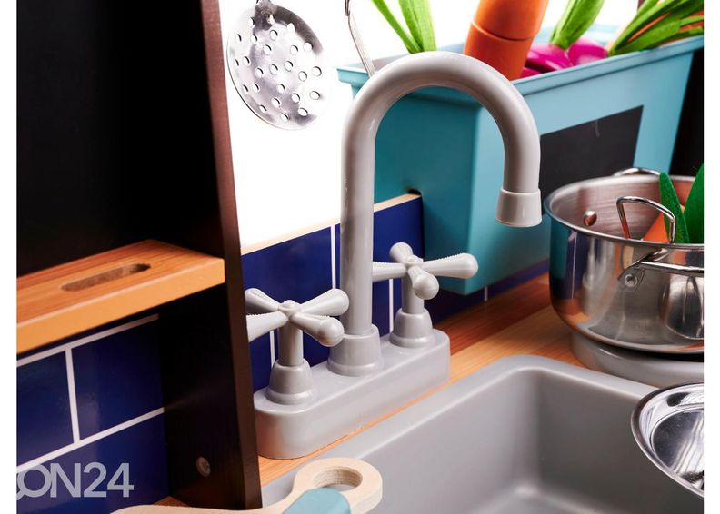 Leikkikeittiö tarvikkeilla kuvasuurennos