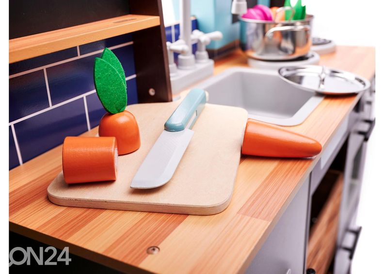 Leikkikeittiö tarvikkeilla kuvasuurennos