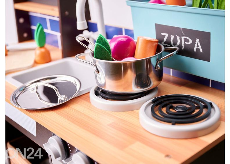 Leikkikeittiö tarvikkeilla kuvasuurennos