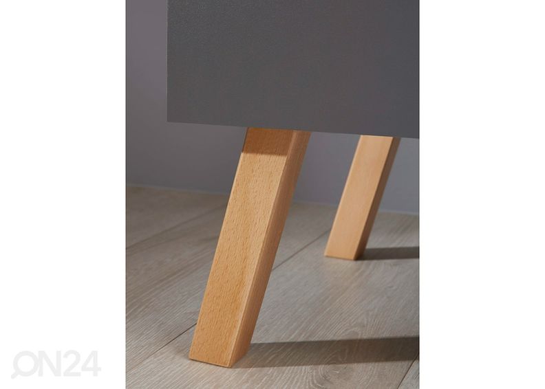 Lipasto hoitoalustalla Mats kuvasuurennos