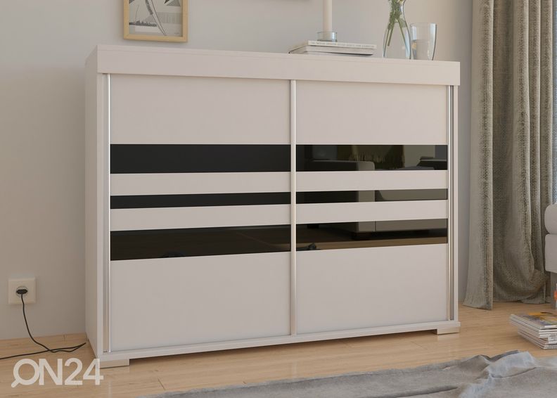 Lipasto liukuovilla kuvasuurennos