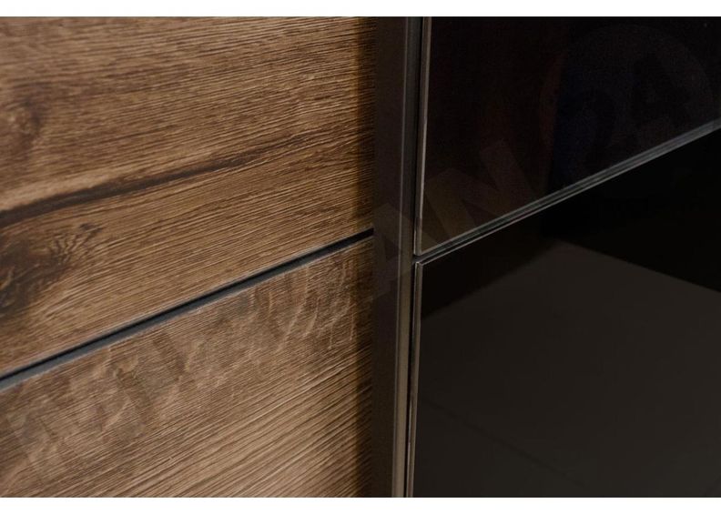 Liukuovikaappi kuvasuurennos