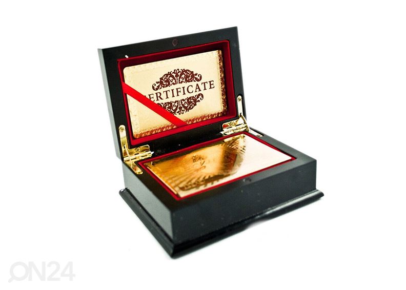 Muoviset pelikortit koristelaatikossa kuvasuurennos