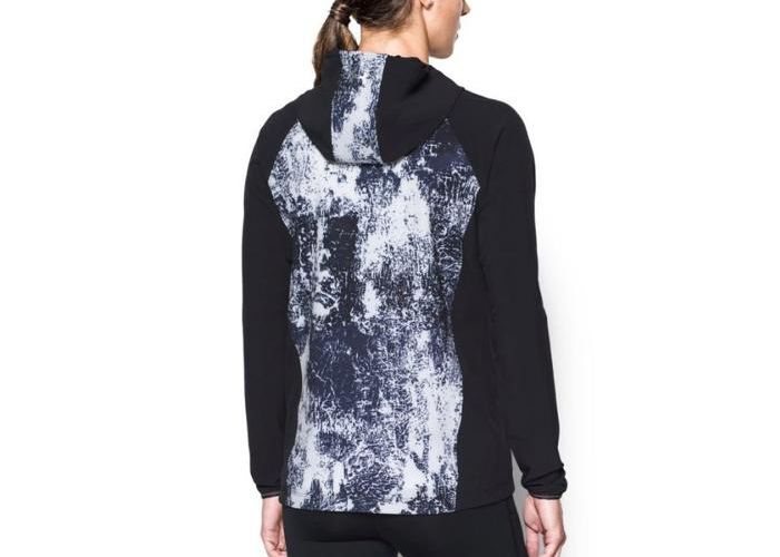 Naisten juoksutakki Under Armour Out Run The Storm Printed W 1304715-001 kuvasuurennos