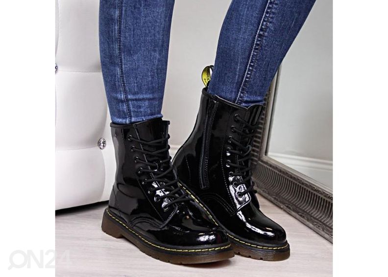 Naisten talvisaappaat kuvasuurennos