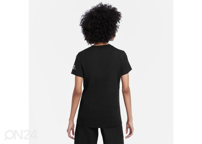 Naisten vapaa-ajan paita Nike Sportswear kuvasuurennos
