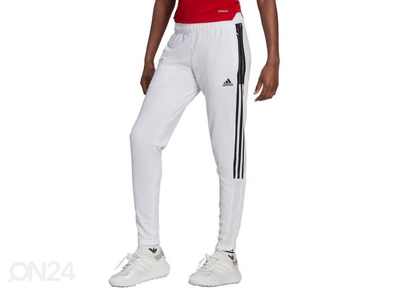 Naisten verryttelyhousut Adidas Tiro Trackpant kuvasuurennos