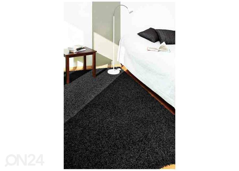 Narma pitkänukkainen matto Spice™ musta 67x133 cm kuvasuurennos