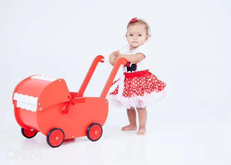 Nukenvaunut Liisi kuvasuurennos