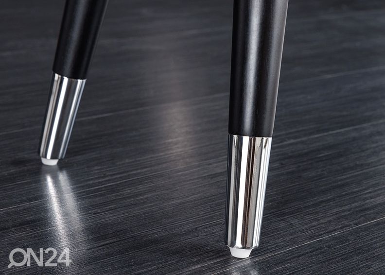 Penkki Scarlett kuvasuurennos