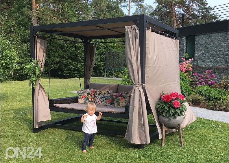 Pihakeinu Barcelona katoksella kuvasuurennos