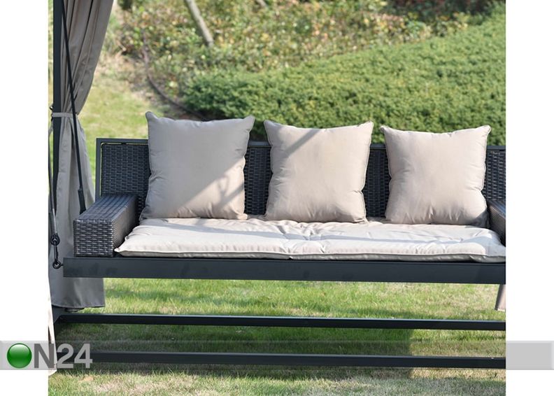 Pihakeinu Barcelona katoksella kuvasuurennos