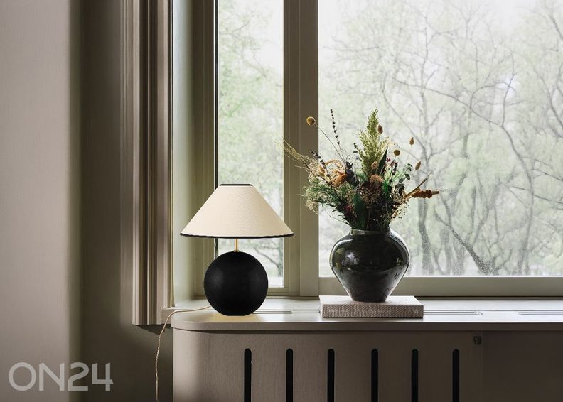 Pöytävalaisin Iris 35, musta kuvasuurennos