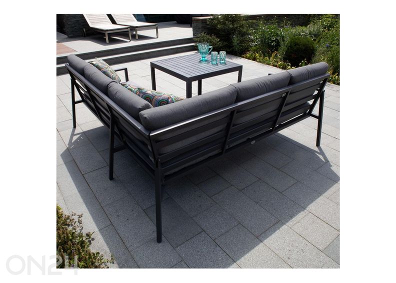 Puutarhakalusteet Adrian kuvasuurennos