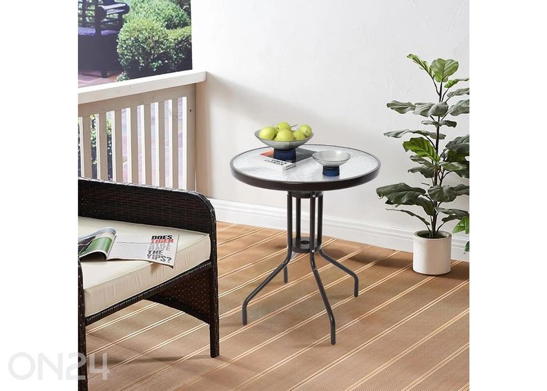 Puutarhapöytä, musta kuvasuurennos